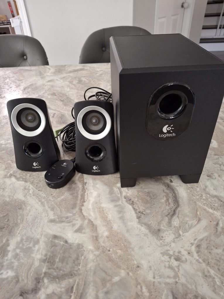 Logitech Z313 2.1 Speaker System