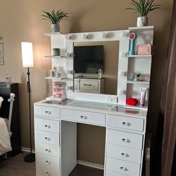 Makeup Vanity