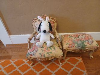 Vintage reproduction French King Louie toddler's chair. Pottery Barn, Great for photographs for toddlers