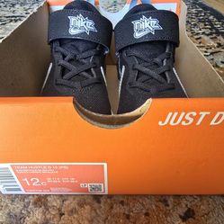 Nike TEAM HUSTLE D 10(PS) Kids Shoes - Unisex- Size 12c- New