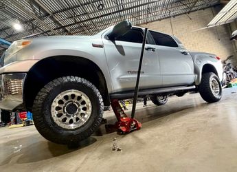 On-Sale. 2.5” leveling  kit with installation. For 07-21 Toyota tundra sequoia 2wd 4x4