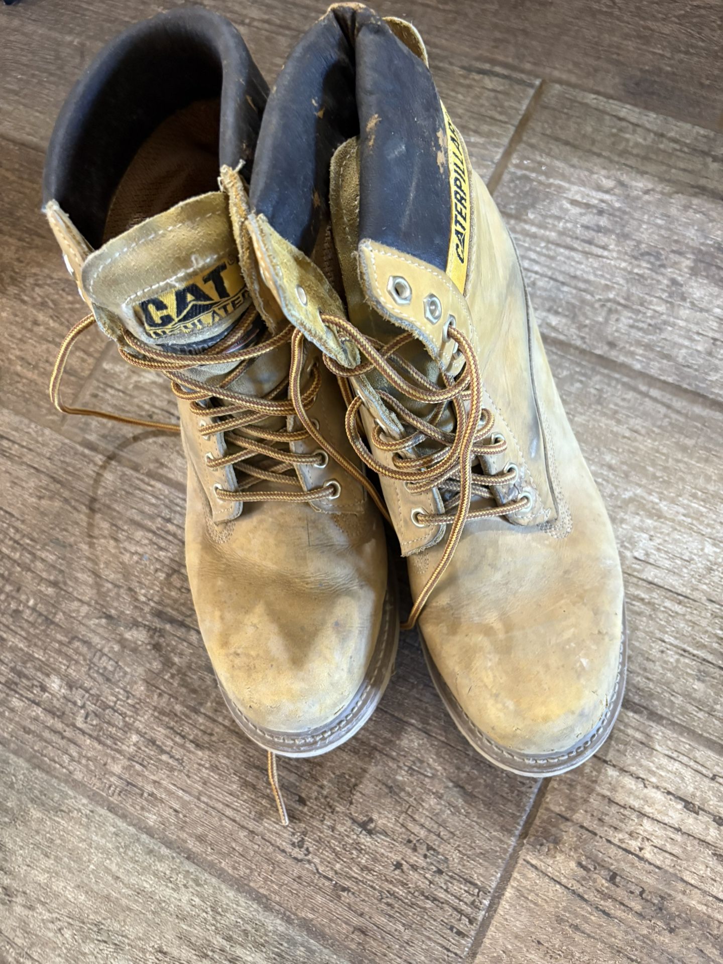 Boots 9.5 great condition