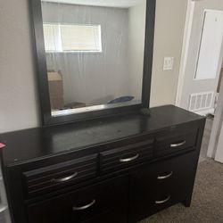 2 Piece Dresser Set