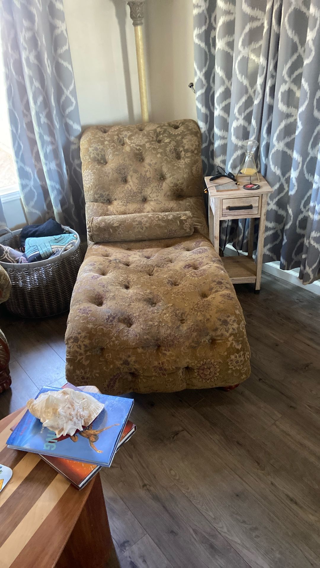 Vintage Fainting Couch