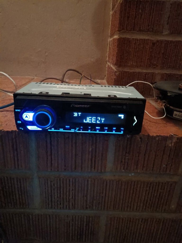 Pioneer Car Stereo With Bluetooth USB Aux