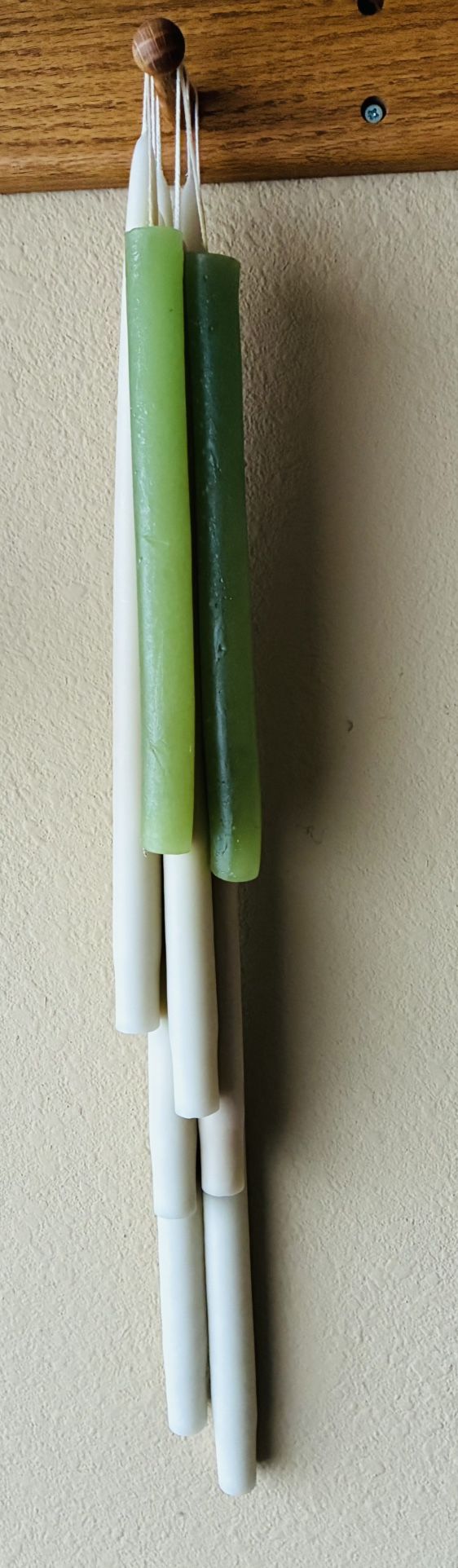 Candles Extra Long, Beige 2@24”, 2@18”, 2@14”, & Green 2@10”.