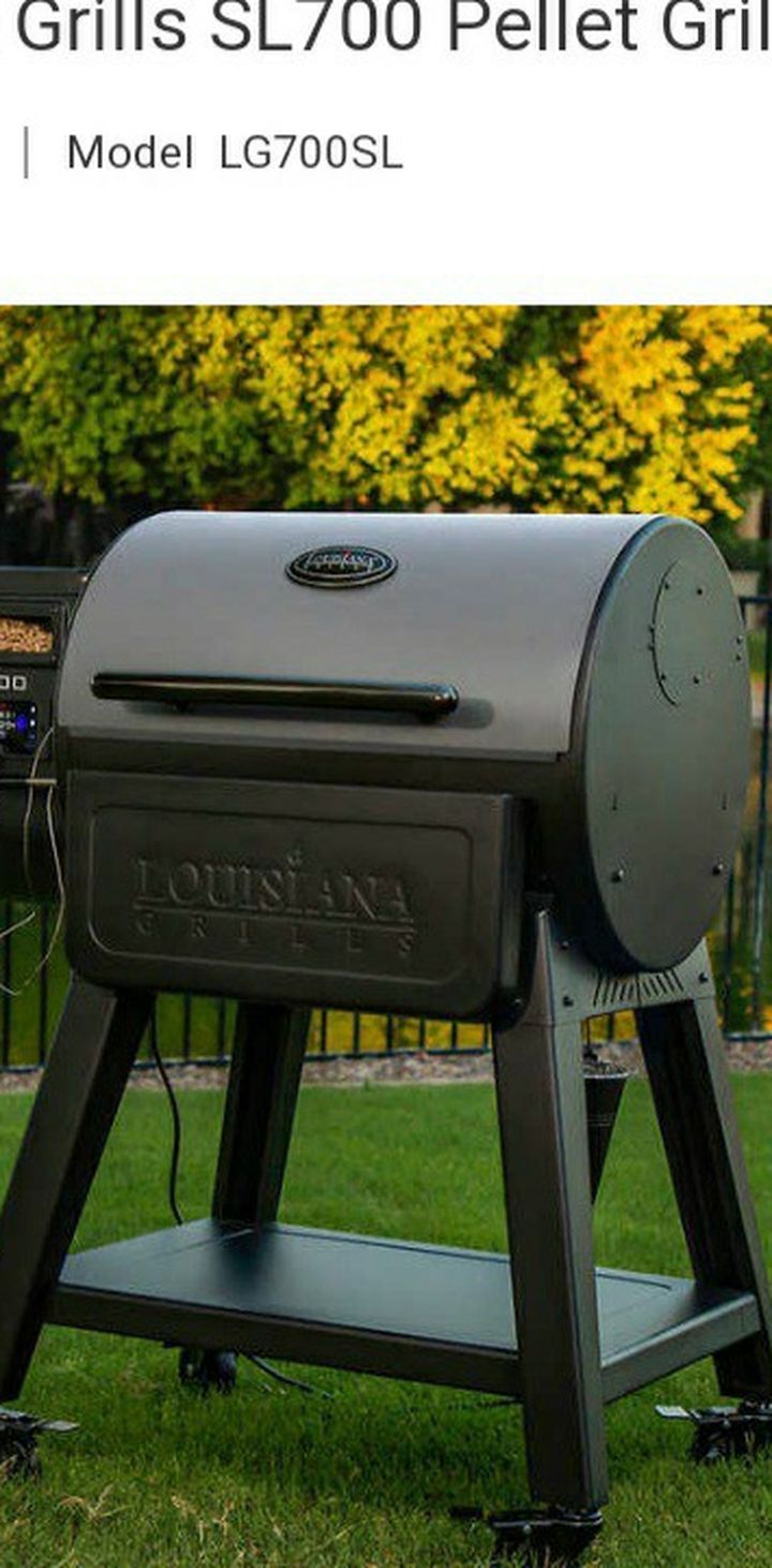 LOUISIANA GRILLS SL SERIES 700 WOOD PELLET GRILL