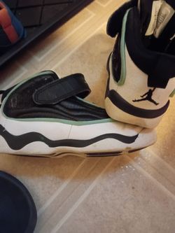 Kids size 9c jordans