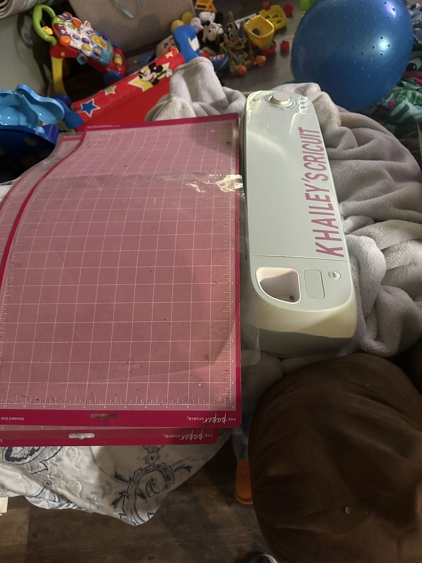 Cricuit Explore Air 2 And Heat Press And Vinyl