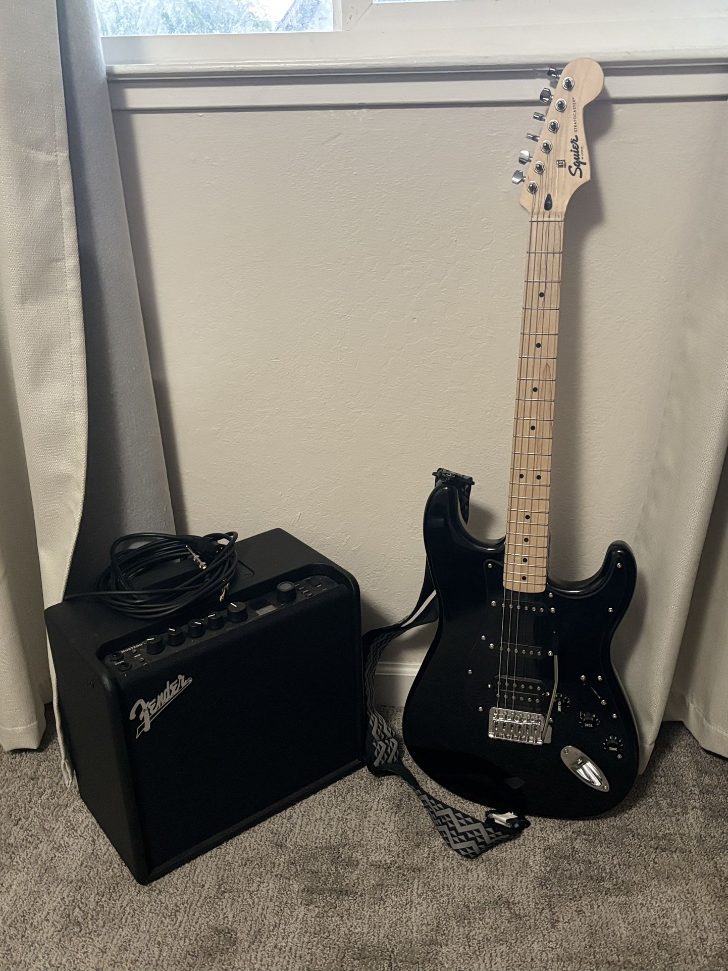 Fender Electric Guitar + Amp Bundle – Like New - $250