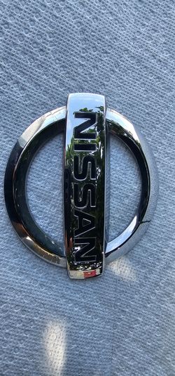 Nissan Emblem use