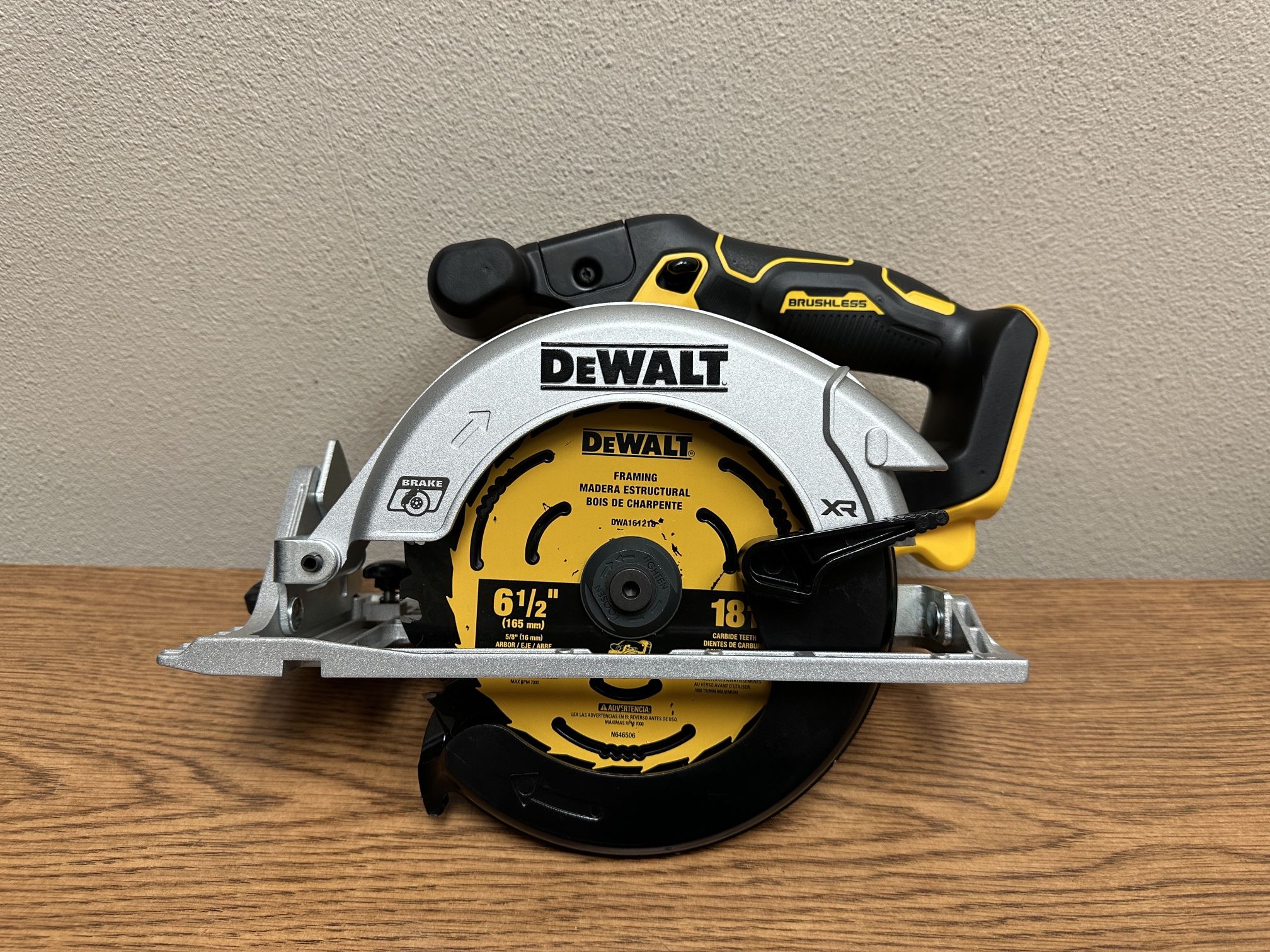 DEWALT DCS565B 20V MAX Cordless Brushless 6-1/2 in. Sidewinder Style Circular Saw (Tool Only)