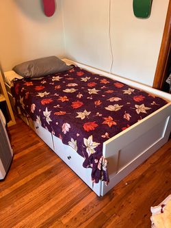 IKEA daybed - extends