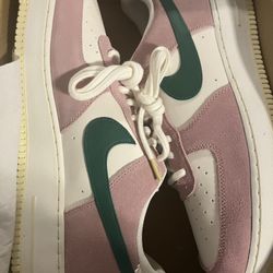 Men’s Nike Air Force Ones 