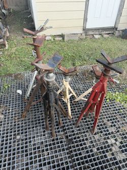 Jack Stands For Pipes 