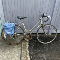 1975 Schwinn Continental Vintage Touring Road Bike