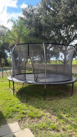 Trampoline 14’ in excellent condition