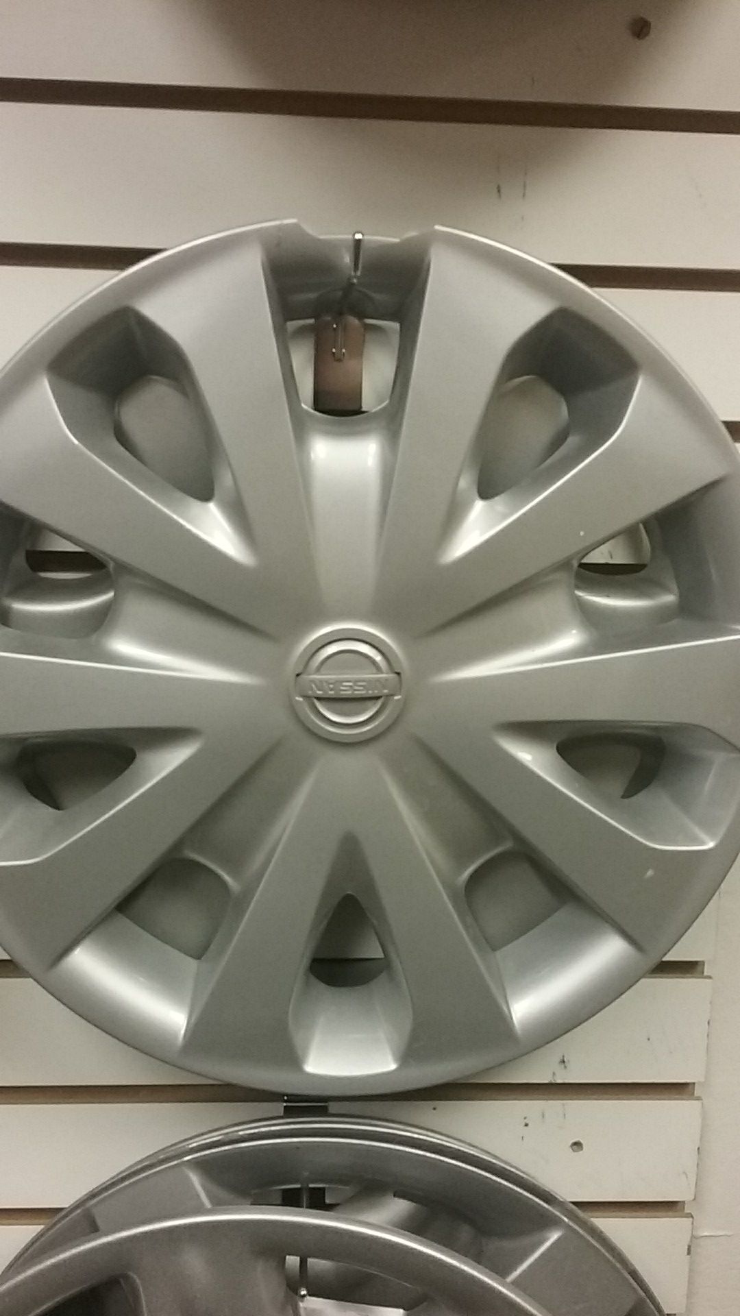 12 13 14 15 16 17 Nissan Versa OEM Wheel Cover Hubcap 15" Part Number : 403153BA0B Hollander Number: 53087 SILVER FINISH