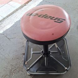 Vintage Snap-on Mechanics Hydraulic Roller Adjustable Stool
