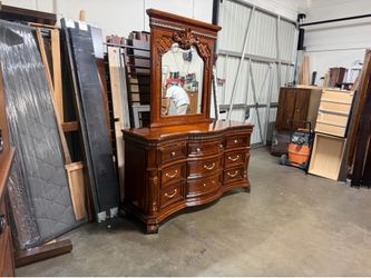 Dresser $200