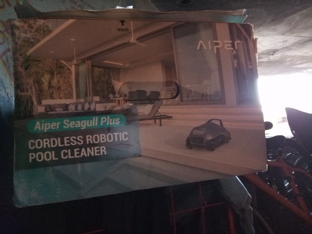 Cordless probiotics Pool cleaner