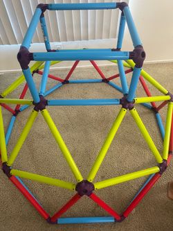 Eezy peezy Junior climber with top