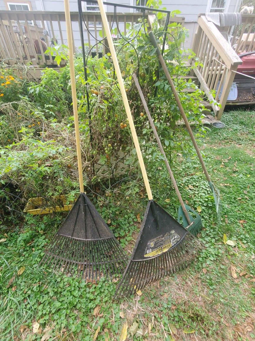 Large and Extra Large Leaf collection Racks,    see DESCRIPTION for Details 