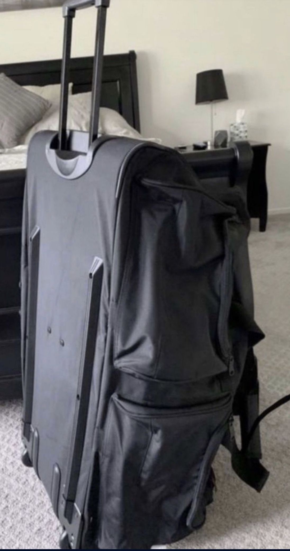 Netpack Deluxe Wheeled 40 inch duffel bag