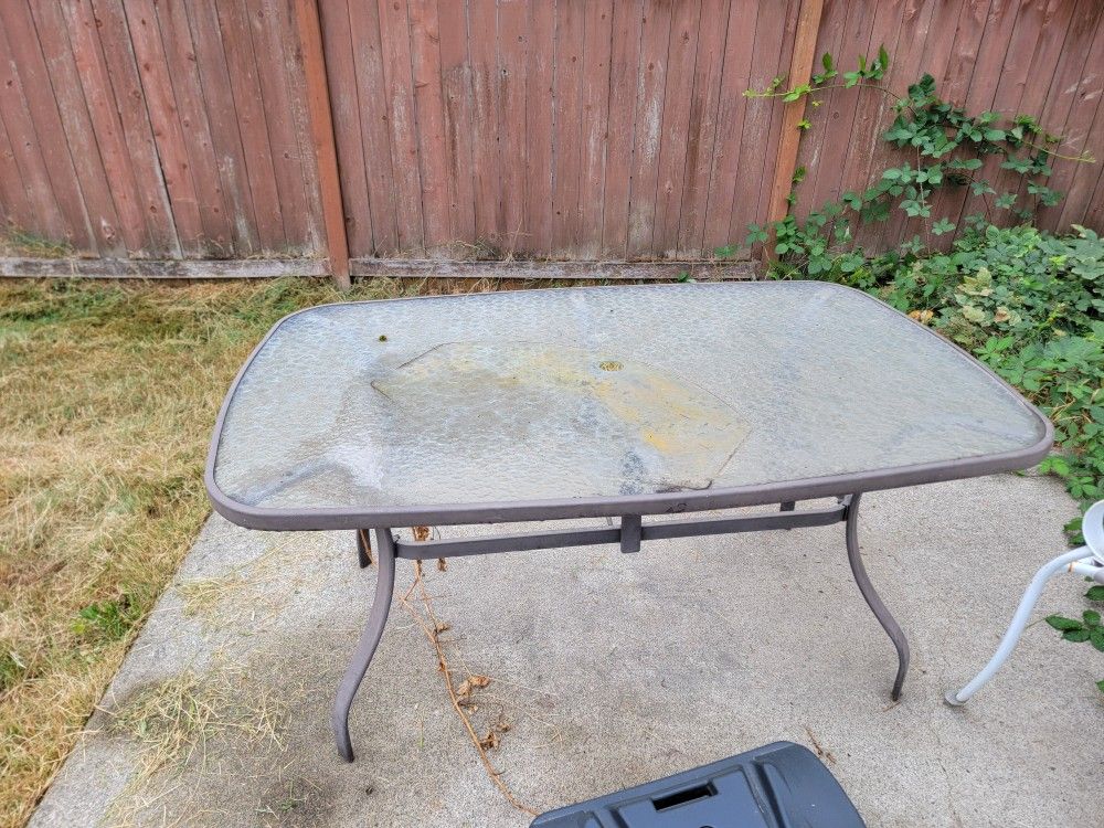 Patio Table/Chairs Set