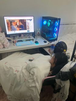 Computer ,curve monitor,speakers