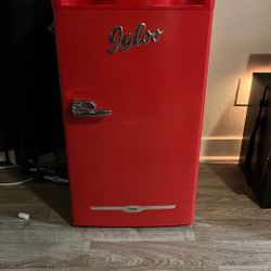 Igloo Mini Fridge With Freezer 
