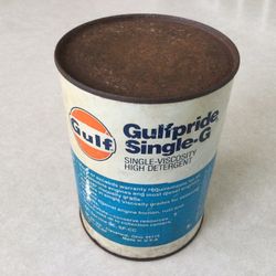 GULF MOTOR OIL - ONE QUART WITH VINTAGE METAL OIL CAN SPOUT