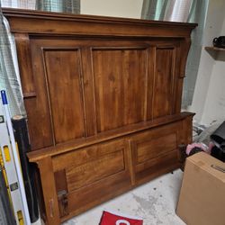 Kincaid Queen Wood Headboard, Footboard And Rails