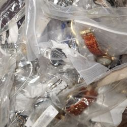 BAG OF 40 WATCHES READ DESCRIPTION WOMENS ANNE KLIEN NINE WEST