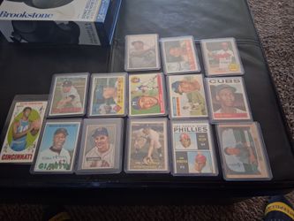 VINTAGE SPORTS CARD LOT