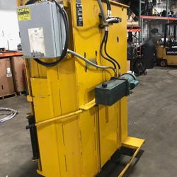 Portible Hydraulic Cardboard  Baler.