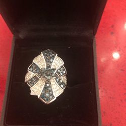 Round Casino Ring With Blue And White Diamonds Size 7