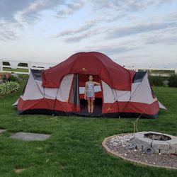 Camping Tent : 10-12 Person 