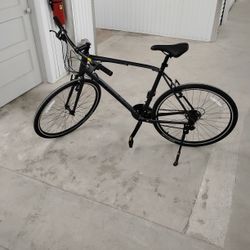 Brand New Condition Giant Escape 3  XL
