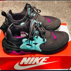 Women's Nike Shoes Size 7y Or Fits Size 9 