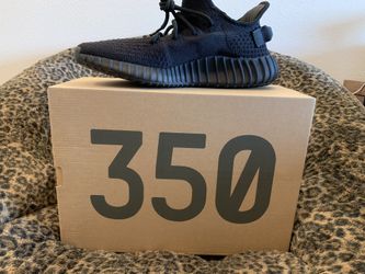 Yeezy 350 Onyx HQ 4540 Size 10.5 In Hand!!!!