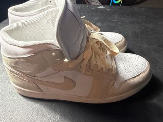 Air Jordan 1 Mid SE sneakers size 10.5