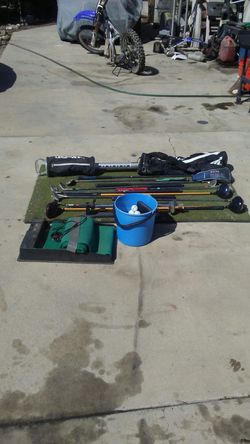 Golf clubs scale and accessories