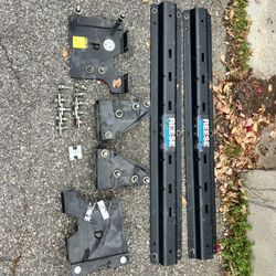 Reese 5th Wheel Rail Kit