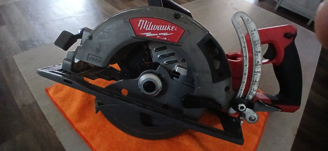 Milwaukee M18 Fuel  7-1/4 Rear Handle Circular Saw (Tool Only)