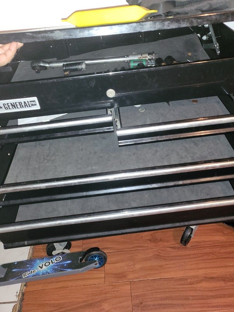 US General Pro Tool Box (Wheels NEW)