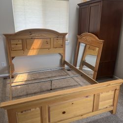 Queen Size Headboard/Footboard And Mirror