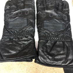 XL leather Harley Davidson cold weather gloves, never worn, received as a gift but are too large