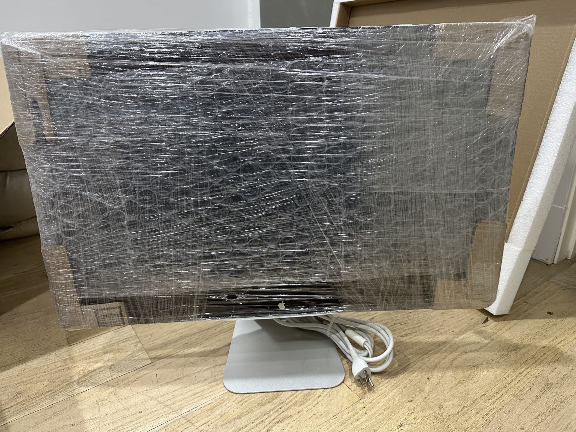 Apple 27-inch Monitor Thunderbolt Display