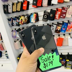 iPhone X 64GB UNLOCKED 